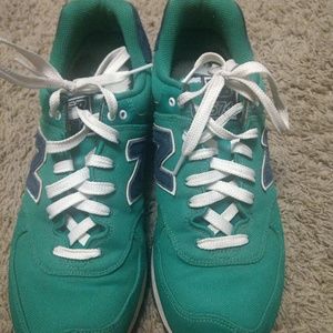 New Balance 574 Worn twice, green